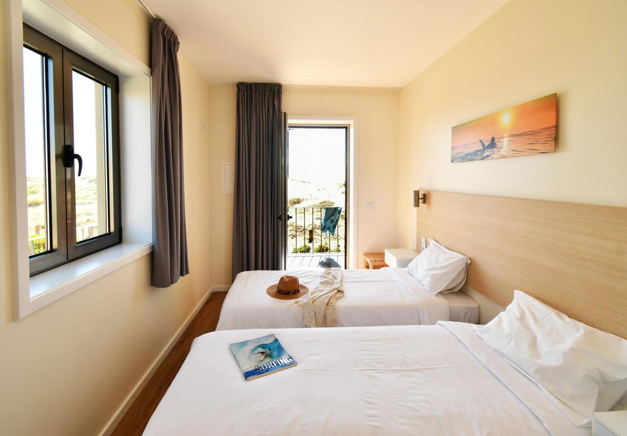 Surfivor Surf Camp Hotel Esmoriz Luaran gambar